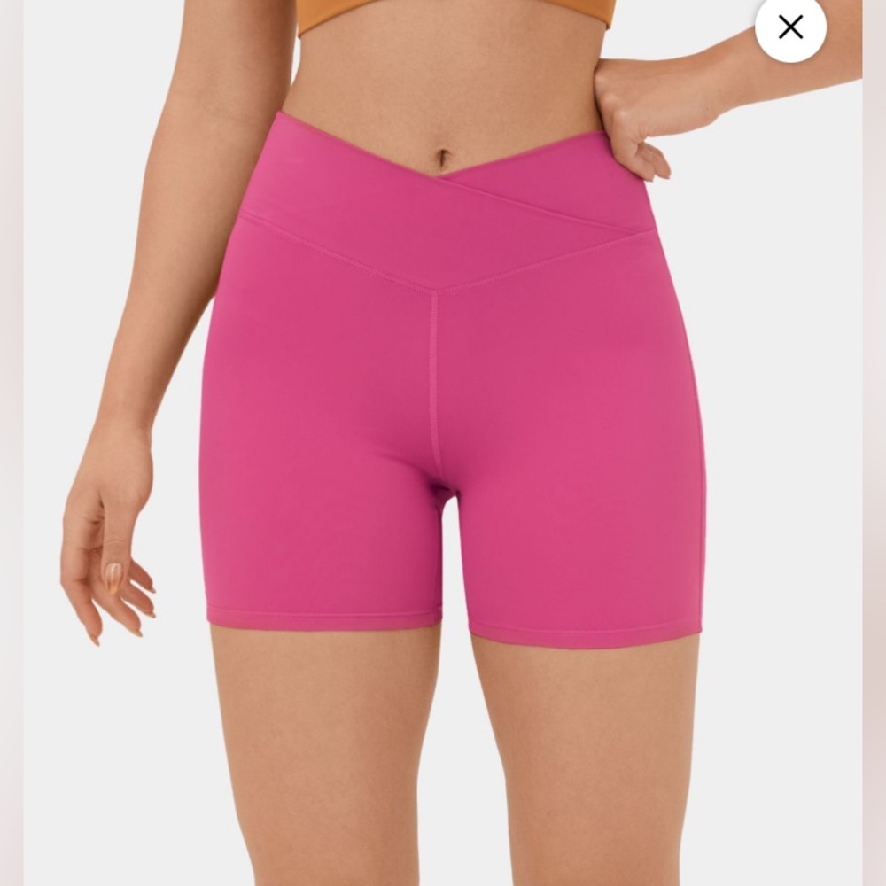 Halara SoftlyZero Plush High Waisted Crossover Rushed Yoga Shorts